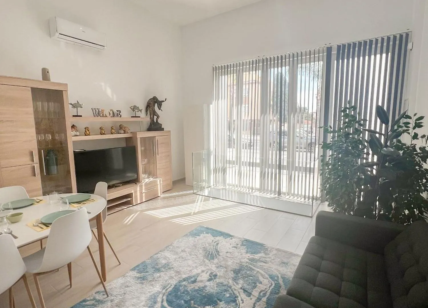 Cozy And Modern Family Flat Carihuela Apartment Torremolinos